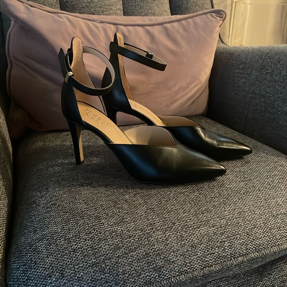 Black size 8 Franco Sarto ankle strap pumps